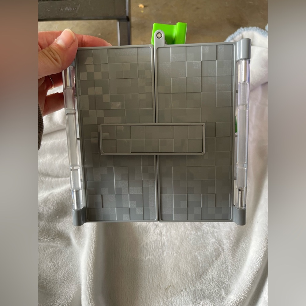 Minecraft Collectors Storage Box - Picture 2 of 12